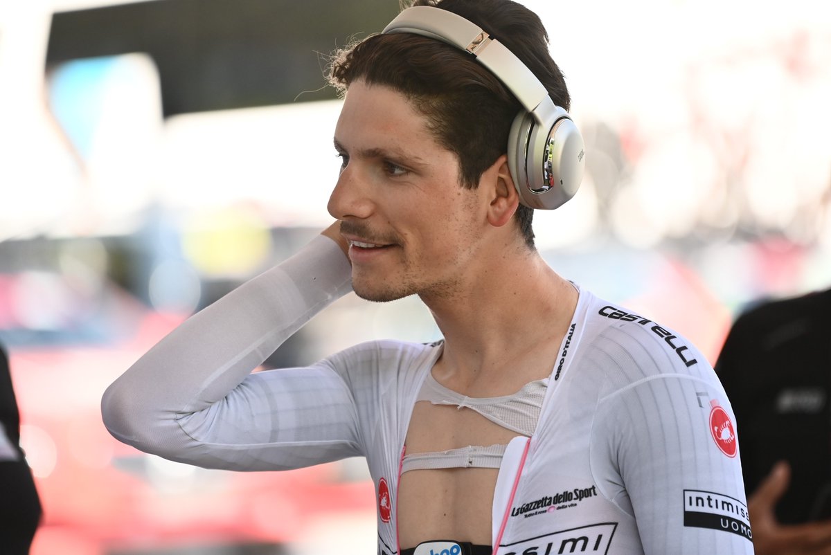 giroditalia's tweet photo. 🇵🇹 @JooAlmeida98 - @TeamEmiratesUAE 

#Giro #GirodItalia https://t.co/X3qfgyAYAn