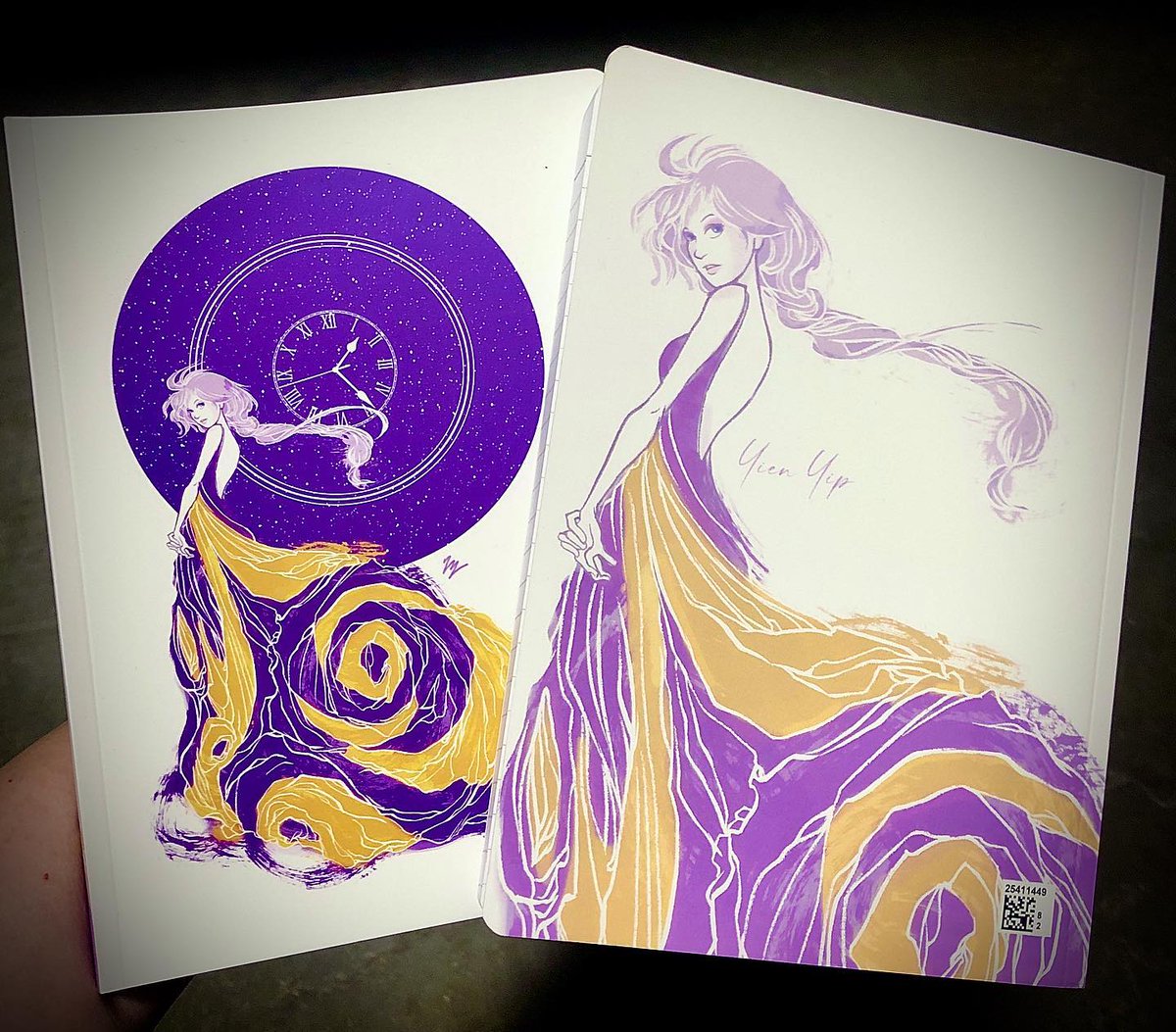 yienwyn's tweet photo. Day 2 of #animenorth ❤️selling new purple clock #notebooks in #artistalley D04 📖 #yienyip #watercolor #illustration https://t.co/FxDsURMMti