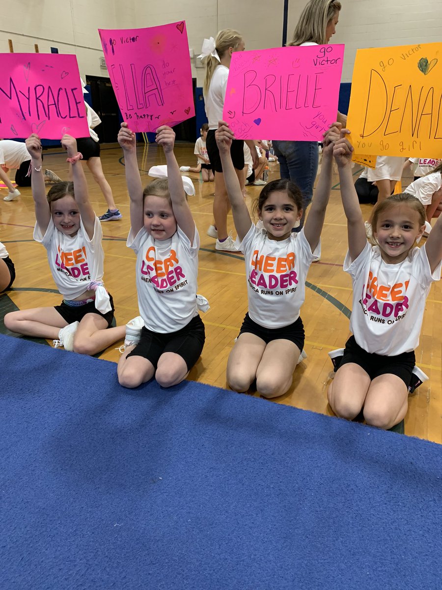 VCSCheer_VVC's tweet photo. 💛 Spent our Friday night with the future of our program! Our youth coaches &amp; directors have been crushing their off season! 

🫶🏼 Thank you to our Victor Cheerleaders who helped out at the May Youth Clinic! Watching the littles learn from you is EVERYTHING!!! 

#VC4L https://t.co/aPOvP7zsvp