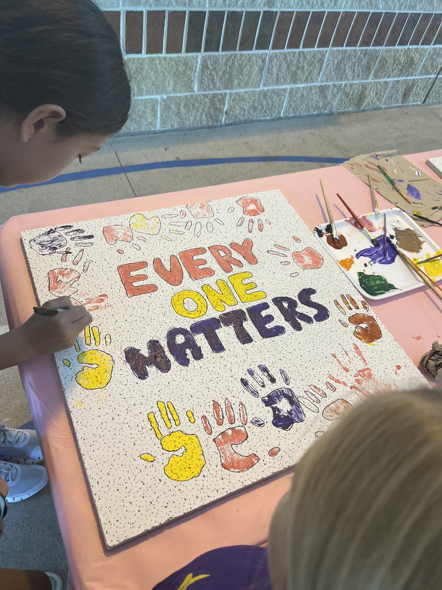 MsShelbaugh's tweet photo. Painting ceiling tiles with our 2nd grade buddies on Leadership Day!  @CESCorkyBear https://t.co/jn9QmHR8Yg