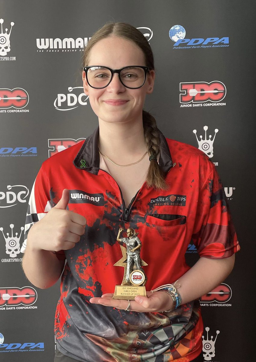 Winmau's tweet photo. 🔴 Congratulations @hannahmeek180 on making the final of the inaugural @JDCdarts England Girls Open 

⚪️ Hannah eventually lost out to Paige Pauling in the final. 19 girls participated in this brand new event, which is a fantastic achievement. https://t.co/KYOZqPrLXd