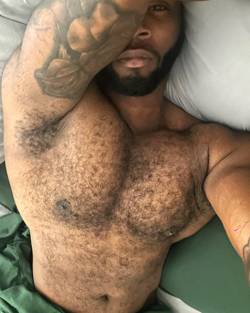 IMTHEHOWL's tweet photo. So ready for this cabin trip ✈️
#bear #hairyguy #dc #tallguys #HowlCooper #comedian #baecomeback #larbear https://t.co/DMNQCSCaA9
