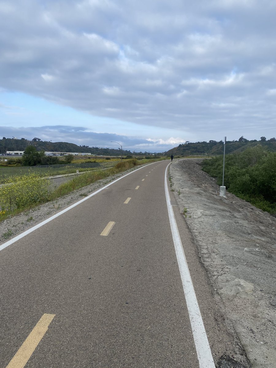 Claudia D'Leon tweet media