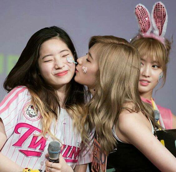 sanaglobalunion's tweet photo. Happy birthday to our multi-talented Dahyun 💜🤍

We hope you have a wonderful birthday surrounded by those you love. Stay happy and healthy 💜

Jjang Dublangdungie Dahyun  
#오월처럼_푸른_다현이의_청춘 #Baby_Superhero_Dub
@JYPETWICE https://t.co/BWHMDejXqs