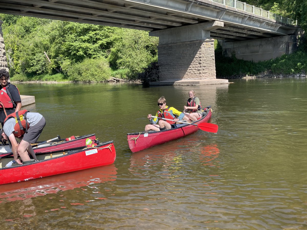 Adventure_NHS's tweet photo. Team 2 landing for water at Holme Lacy Bridge ⁦@SixthForm_NHS⁩ ⁦@DofECentral⁩ #waterstop #goldcanoeexpedition #somuchmore https://t.co/B2QJQ4ZPAG