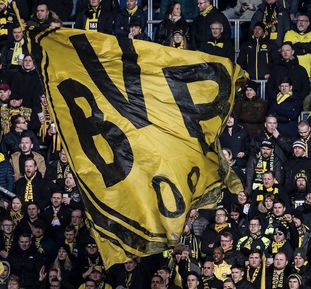 Edin Terzić has fifteen minutes to nail down the single greatest half-time speech in the history of organized sports.

It's there for the taking. They just have to trust their abilities and seek out to win no matter what.

#BVBM05