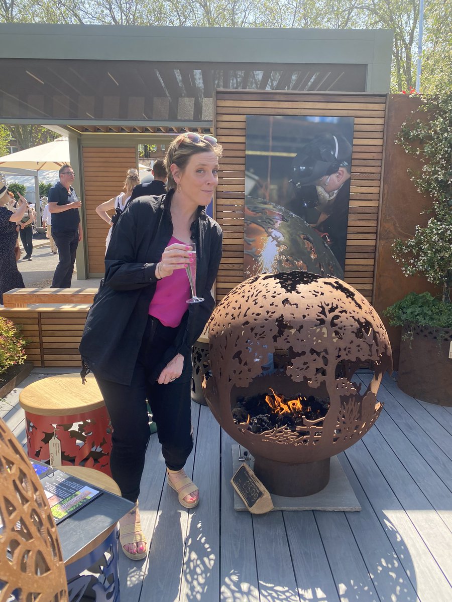Great to welcome @jessphillips briefly to our stand today. Fresh from her visit to the Myeloma UK - A Life Worth Living Garden, designed by @chrisbeardshaw @The_RHS #RHSChelseaFlowerShow. Thanks for stopping by and being so friendly. #thefirepitcompany #madeinbritain