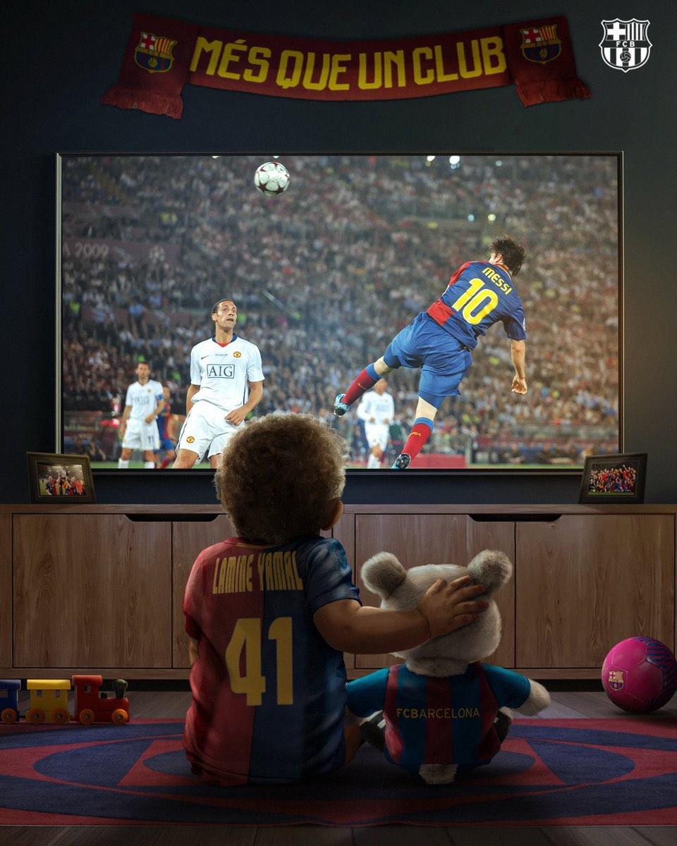 BarcaSpaces's tweet photo. 🎨 Lamine Yamal watching Lionel Messi https://t.co/bFSduL1RQS