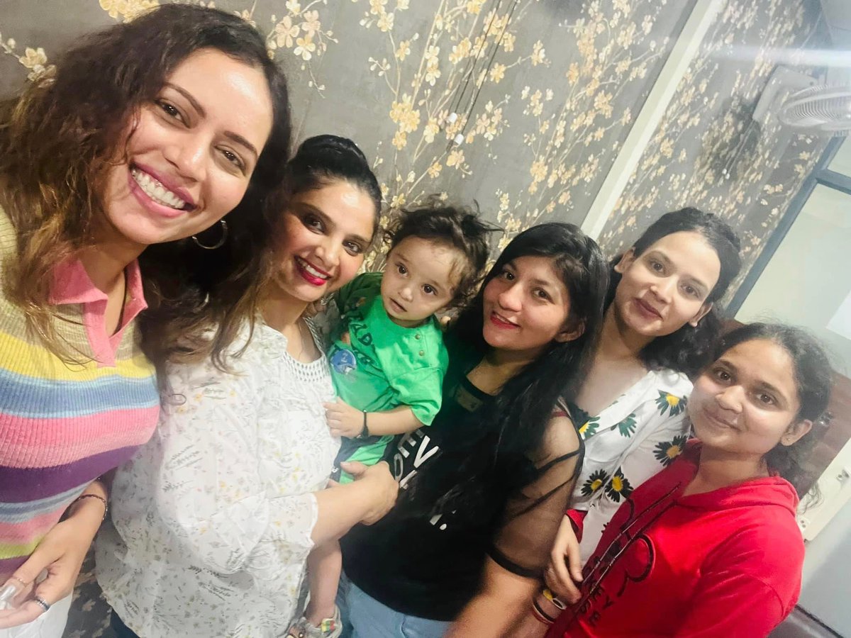 iamkanchan009's tweet photo. जब देश के हर कोने से मुझे आप सबका प्यार मिलता है, तो बेहद ख़ुशी होती है।
   Thank you Universe. Thank you God For Everything.🙏😇 
Thank you @Sanjalisuri  ma’am
   और अंत में उन सभी बच्चों का धन्यवाद,जिन्होंने मुझे इतने ध्यान से सुना।😘Keep blessing me.😇#msgroupe #lovemycountry https://t.co/yj0ULHjIl9