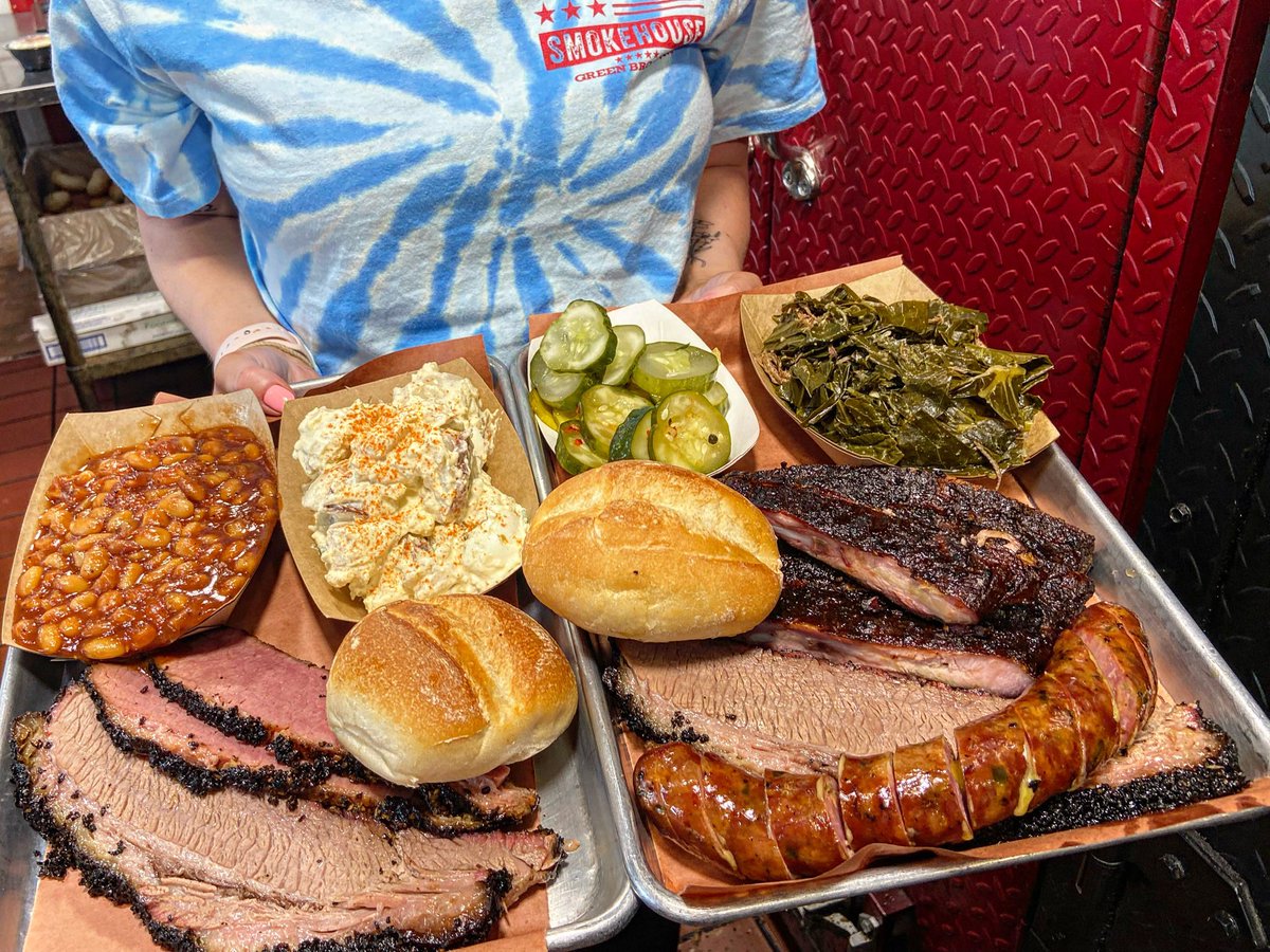 Red White & Que Smokehouse tweet media