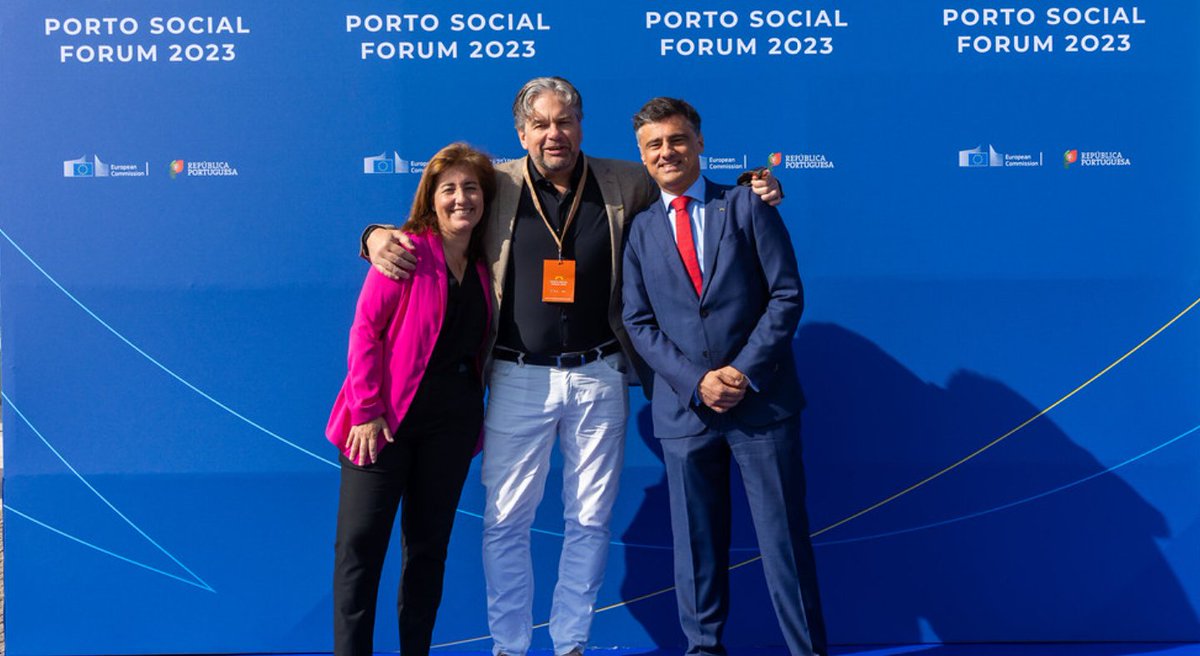President <a href="/FEANTSA/">FEANTSA</a> welcomed by Portuguese hosts, Minister <a href="/Ana_M_MG/">Ana Mendes Godinho</a> &amp; Secretary of State <a href="/tiagoant/">Tiago Antunes</a>, at #PortoSocialForum2023

Thanks to <a href="/Ana_M_MG/">Ana Mendes Godinho</a> there now is EU Homelessness Platform &amp; also tx to her #homelessness likely to stay EU social policy priority beyond 2024 EU elections