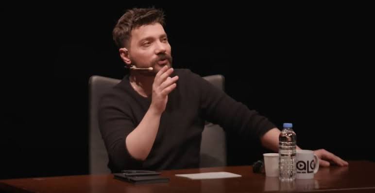 🔥 Oğuzhan Uğur, seçime bir gün kala parti fark etmeksizin tüm vatandaşlara seslendi:

“Şu an ülkemize sızmış ve hâlen sızmakta olan sığınmacıların bedelini çok uzak olmayan bir yarında hep beraber ödeyeceğiz.”