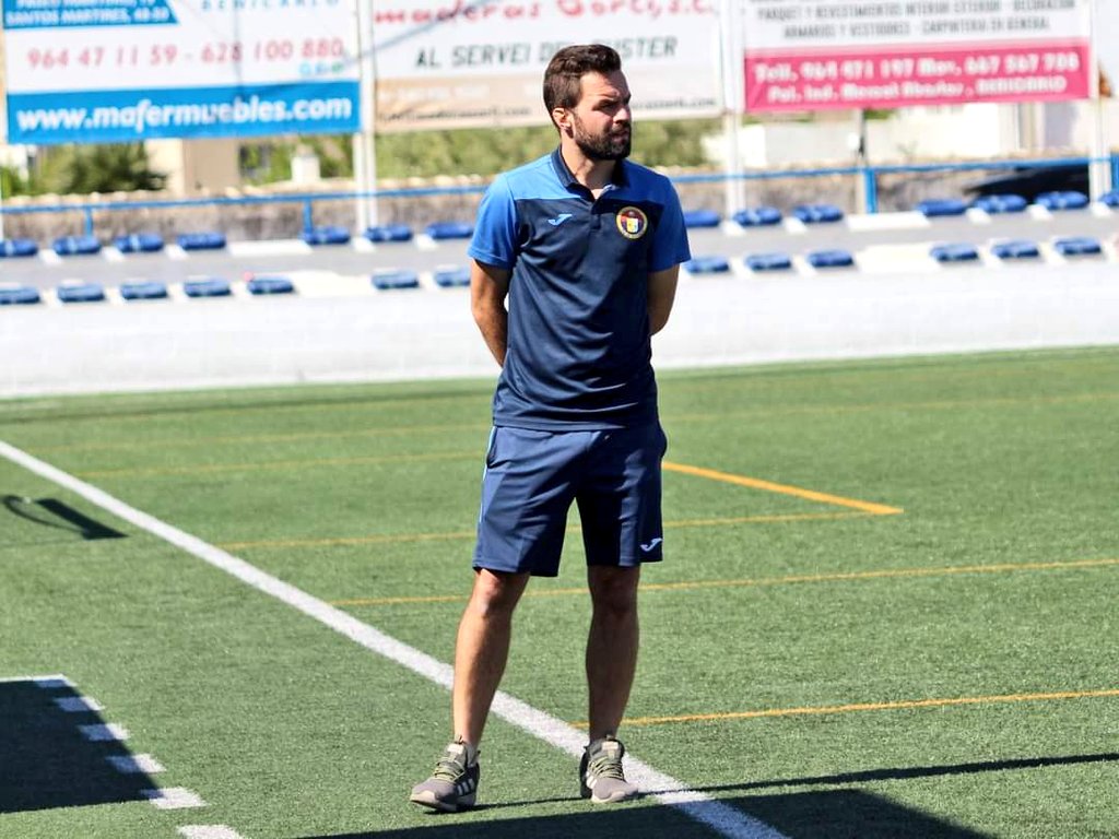 S_Aleixandre's tweet photo. Final de una temporada excepcional. Después de dos años de gran exigencia a nivel competitivo, este año he podido volver a disfrutar de proponer un modelo de juego que me resulta vistoso y divertido tanto de dirigir como de convencer a unos  jugadores que siempre creyeron en él. https://t.co/ltBxwGKWsz