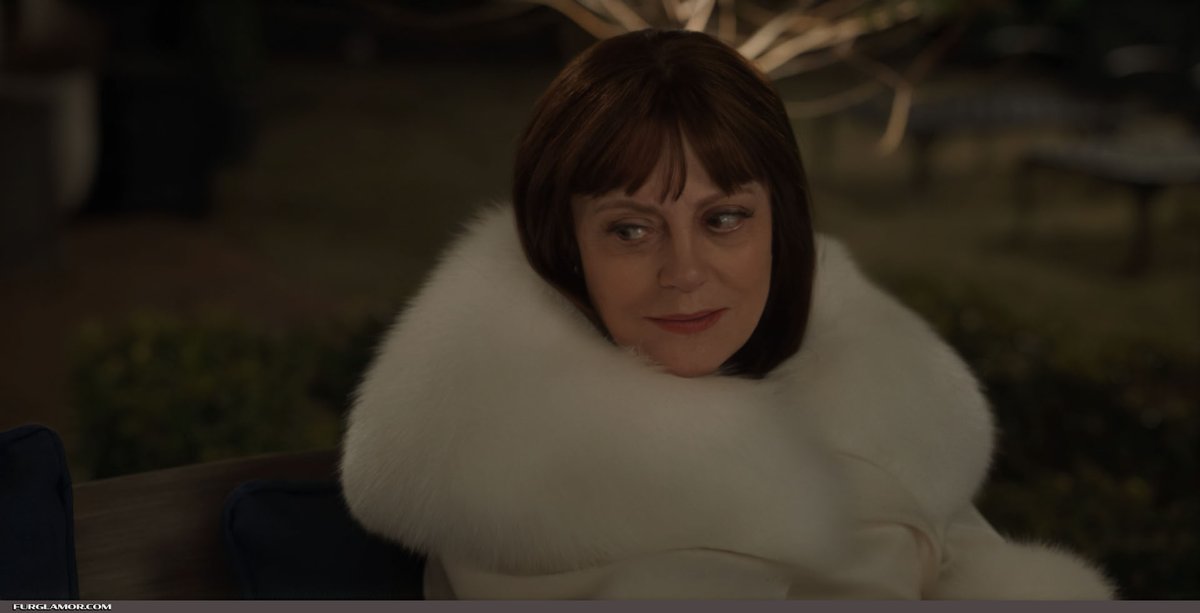 Susan Sarandon, Maybe I Do, 2023

Full review with 34 additional stills: furglamor.com/2023/05/27/fur…

#fur #furglamor #furcoat #whitefoxfur #whitefoxfurcoat