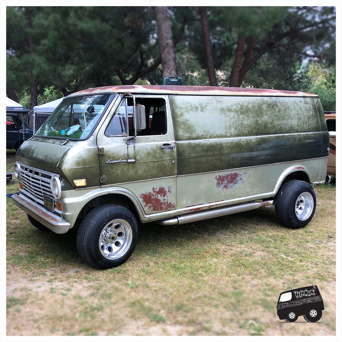_VanCult_'s tweet photo. Happy Sidepipes Saturday... California Street Vans Big-Ass Cook-Out 3 edition!
.
van #tagtheowner #tagthevan
photo @_vancult_
.
#sidepipessaturday @californiastreetvans #bigasscookout #ford #fordvan #econoline #van #sidepipes #vannin #boogievan #vanlife #vancult #getinandgetiton https://t.co/wtwrrymdtP