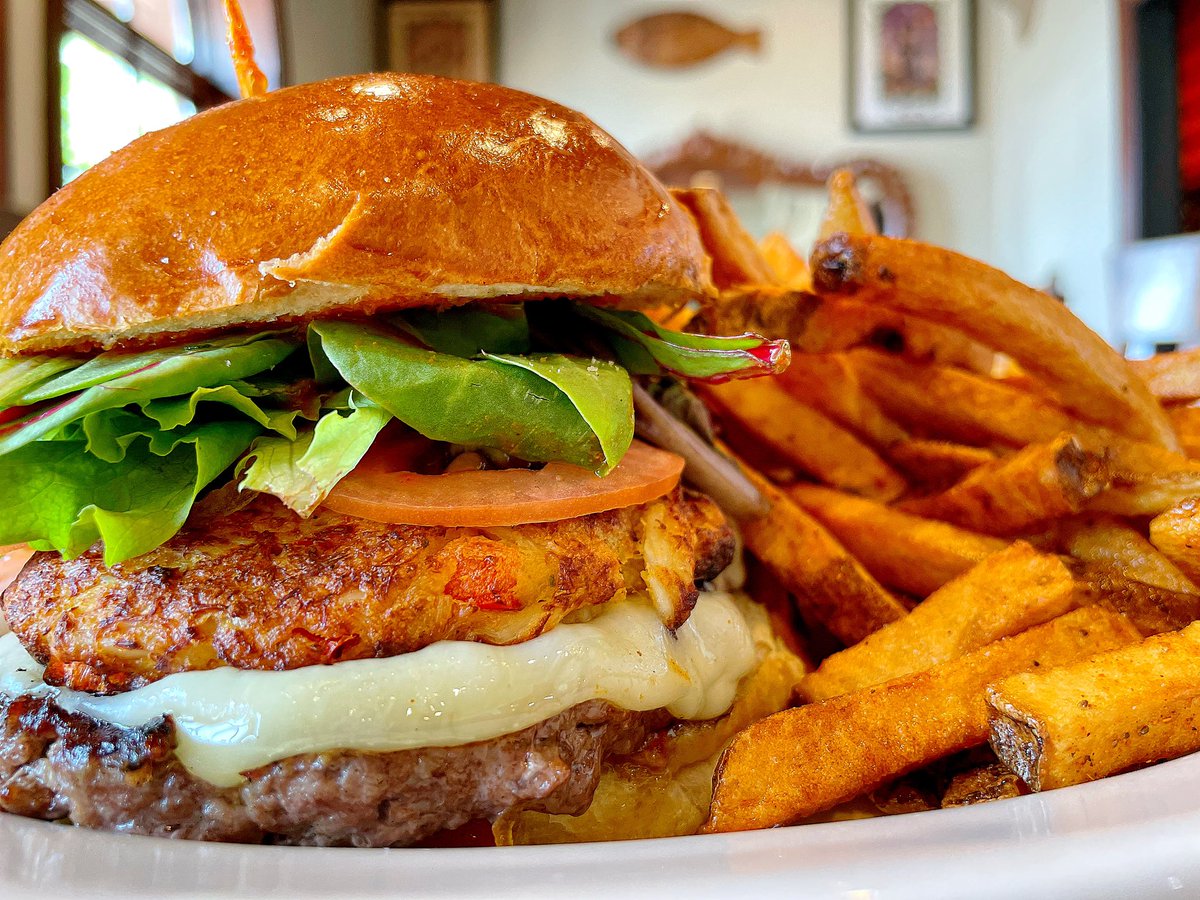 Get your Memorial Day weekend started off right with a Maryland Bay Burger:  a quarter pound, wood-grilled burger topped with provolone cheese, a handmade 4oz crab cake, spring mix, Roma tomatoes and Old Bay hot sauce.  Best paired with a Catchy Chorus IPA.