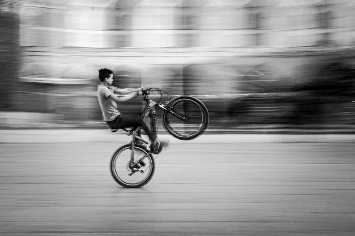 'The Cyclist'
5/7 for 1 #tezos on #objktcom 
thanks to @faith_nft for the #bicycleTEZ event
#nftphotography #tezoscollectors #tezoscommunity  #tezosArts 
objkt.com/asset/KT1EWuH3…