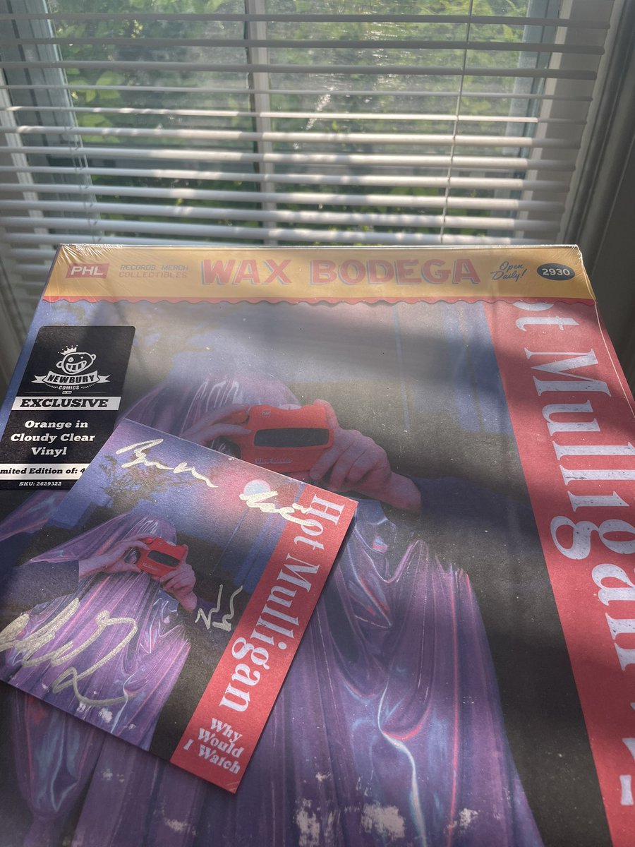 chickennugtit's tweet photo. last night i got my first @HotMulligan tattoo. earlier this week my signed vinyl came through. so far, May has been pretty shweet 🤙🏼🖤 #HotMulligan #WhyWouldIWatch https://t.co/WwAVsohVMk