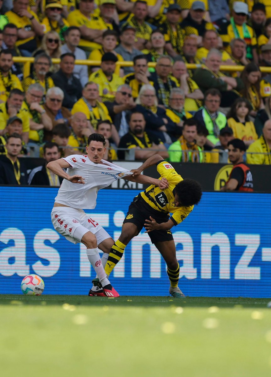 55’ | #Bundesliga  

Dortmund 0-2 Mainz 

Koln 0-1 Bayern 

Leipzig 2-2 Schalke 

Bochum 2-0 Leverkusen 

LIVE #AzamSports2HD , #AzamSports3HD  , #UTV na #ZBC2 

#LigiKuuYaUjerumani #Bundesliga #BorussiaDortmund #Mainz05 #BVBM05