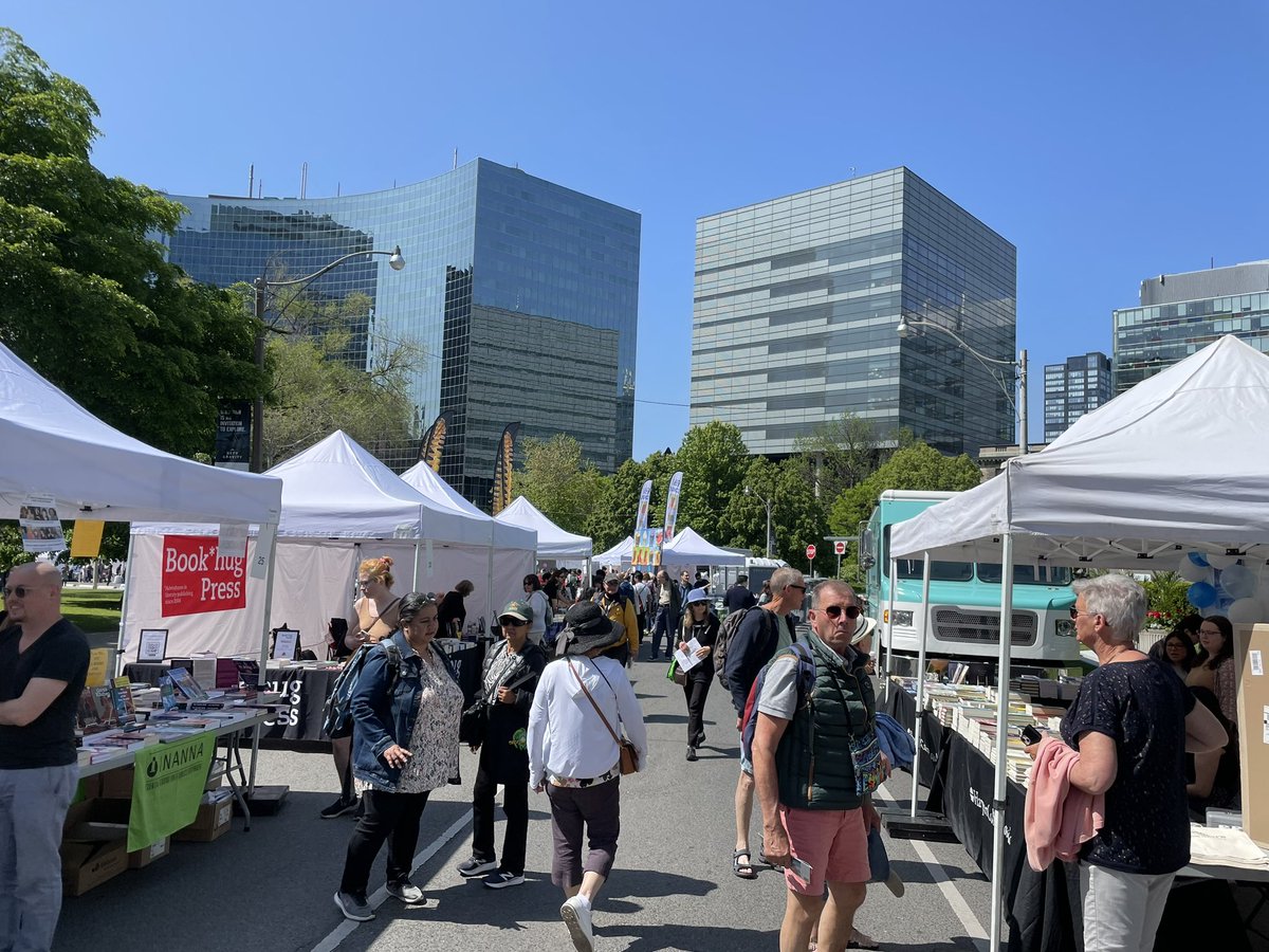 davidpleonard's tweet image. It’s already bustling at @torontoWOTS. An absolutely perfect day to hang out with the book community. Nice sun, gentle breeze, dappled shade in the park. Come to Queens Park East between College and Wellesley. #WOTS2023 #dlws