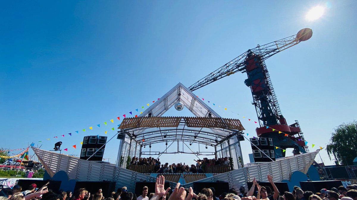 Emiel_1985's tweet image. #Pleinvrees #festival 🥳☑️👍🏼🍻 (at @NDSM_Werf in Amsterdam, Noord-Holland w/ @trance_girl1985) swarmapp.com/c/bsifjNuxsVO