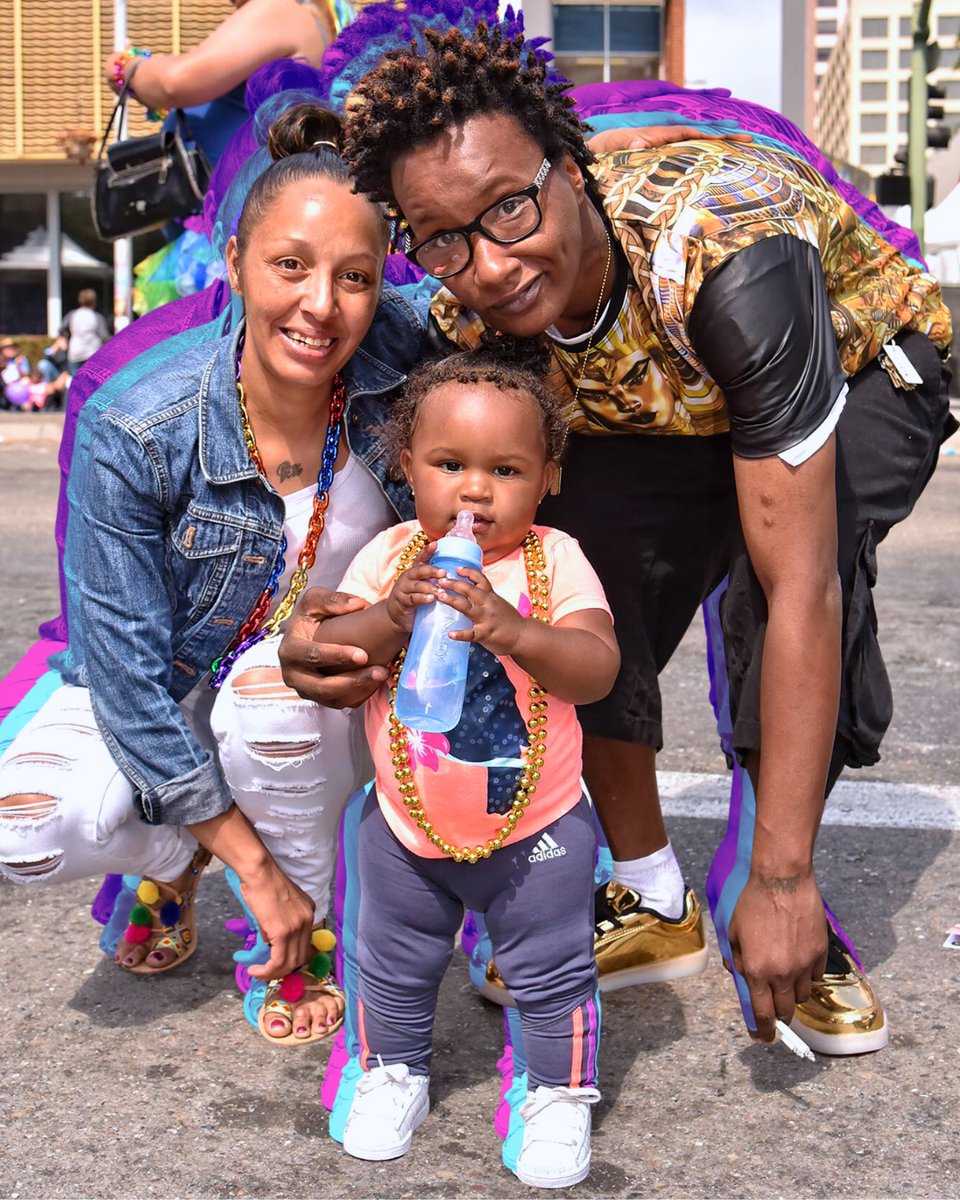 OaklandPride's tweet photo. It’s not just the cute fits we love to see. It’s also the kids, the sibs, aunts, uncles, and parents! 🌈
On Sept 9th and 10th, we wanna see your fam. Chosen, powerful, & cared for: Oakland Strong. 💪🏼
Who are y’all showing off this September?
#PowerofPride #OaklandPride https://t.co/w5Sh3B41Tp