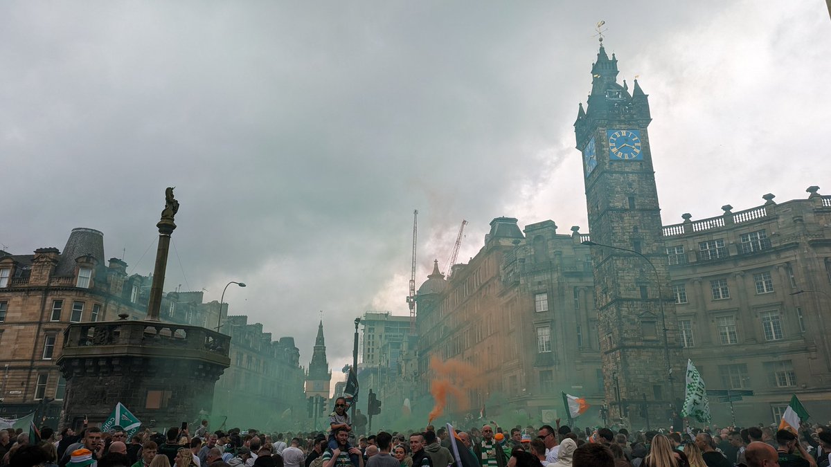 moo67's tweet photo. Ange pyro party https://t.co/ERDujlaDQv