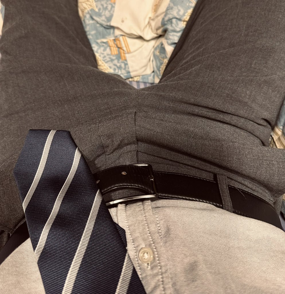 穿着正装做爱才刺激。