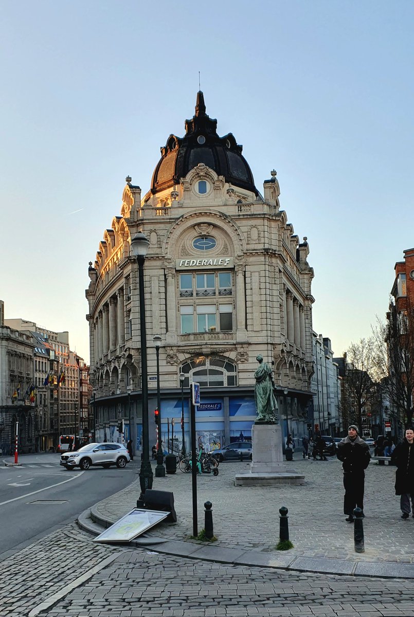 BryanQuinn's tweet photo. Federale Verzekering. An insurance agency in the centre of Brussels. 
#Brussels #Bruxelles #Belgium #Travel #Travelling #Travelphotography https://t.co/krnWTxHexB