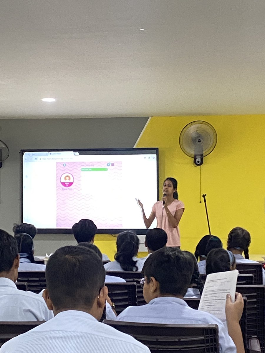 Anaika_Pathak_'s tweet photo. Today at @CmsJaiJagat Rajajipuram Campus 1, encouraging these Junior Youth Empowerment Animators to take up the #literacynow project. https://t.co/RhTOrFcXji