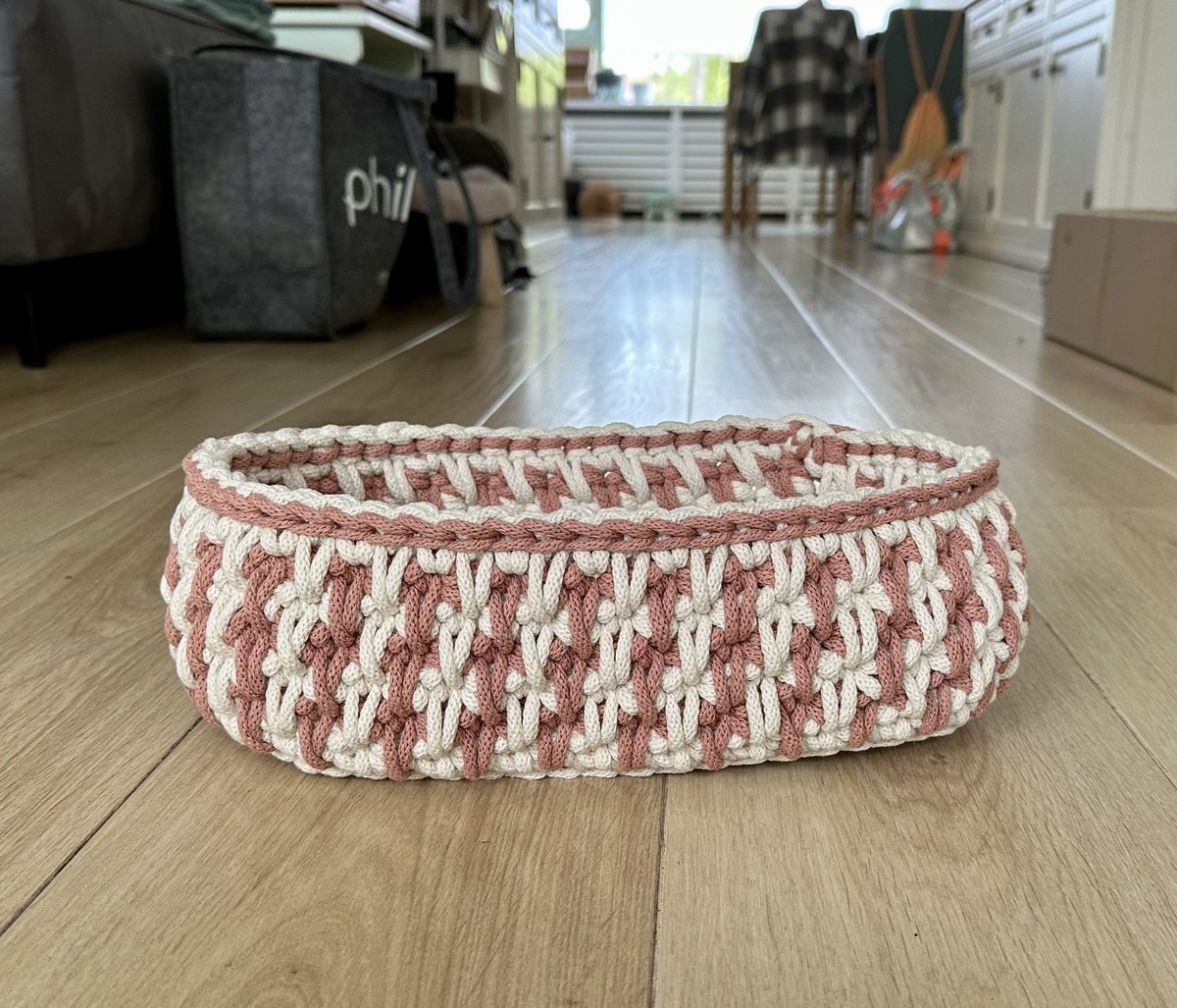 Mand!
Vanavond nog eentje maken en dan vullen met m’n gehaakte dekentjes. Altijd leuk als er weer baby’s geboren worden in m’n omgeving.