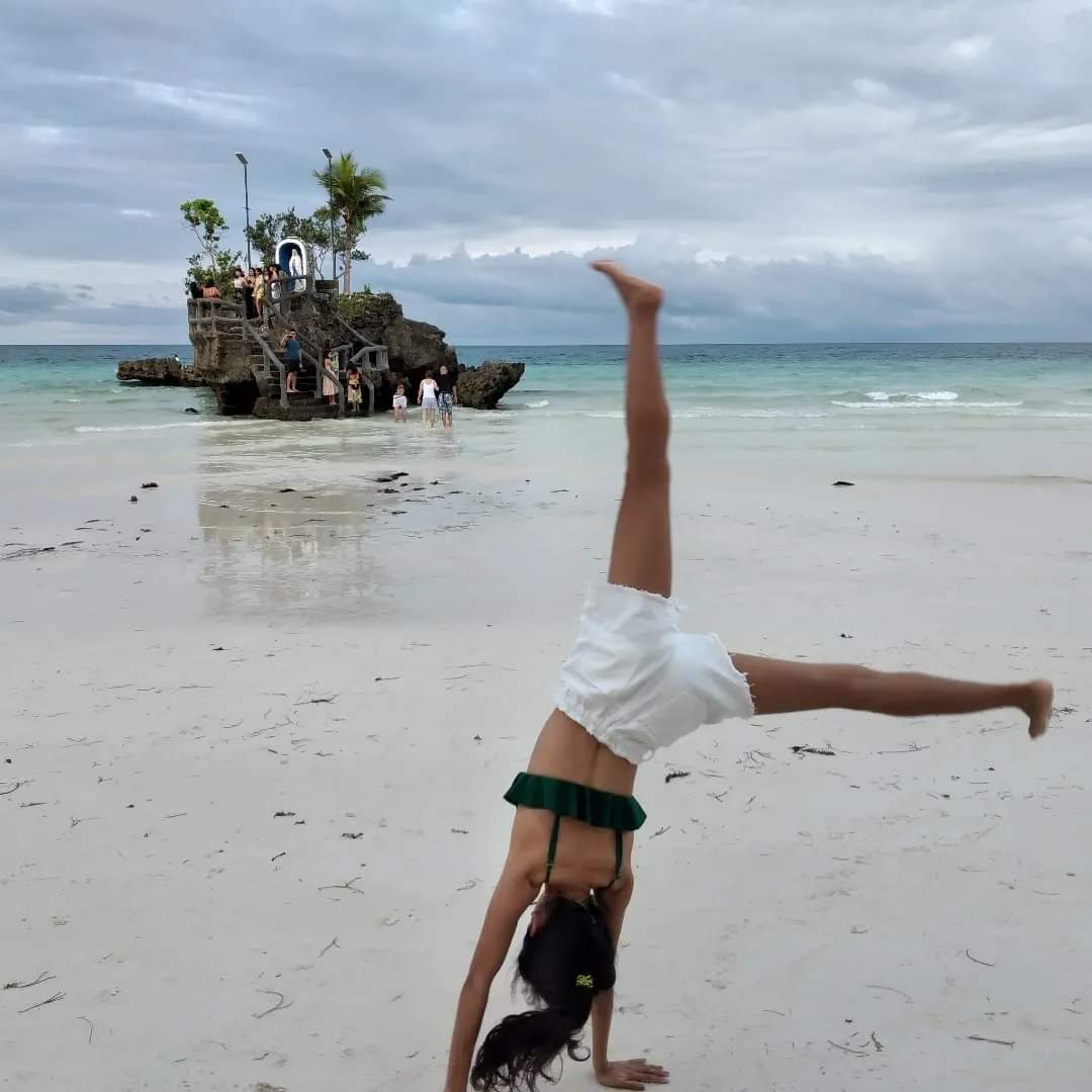 <a href="/BGYO_Akira/">Akira Morishita</a> same tayo ng trip sa buhanginan ang galing nag-mana ka sakin beh! ✋✋✋
BGYOxChowking Sa Boracay

#ChowkingHaloHaloxBGYO 
#BGYO <a href="/bgyo_ph/">BGYO_PH</a>