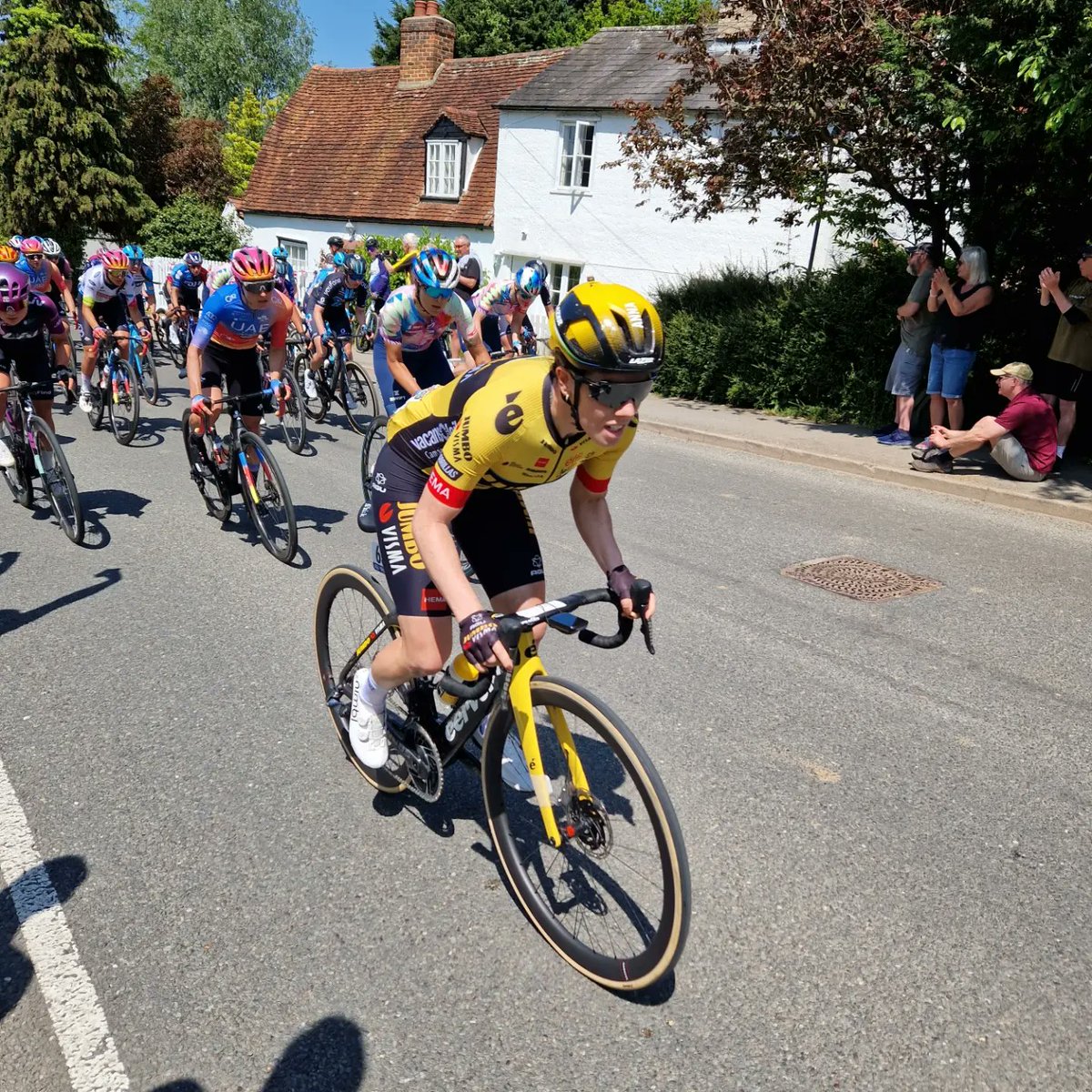 jbromhead87's tweet photo. Bikes, sunshine and beer. Watching the Ride London Classique.

@RideLondon #cycling https://t.co/y91i5DhvPF