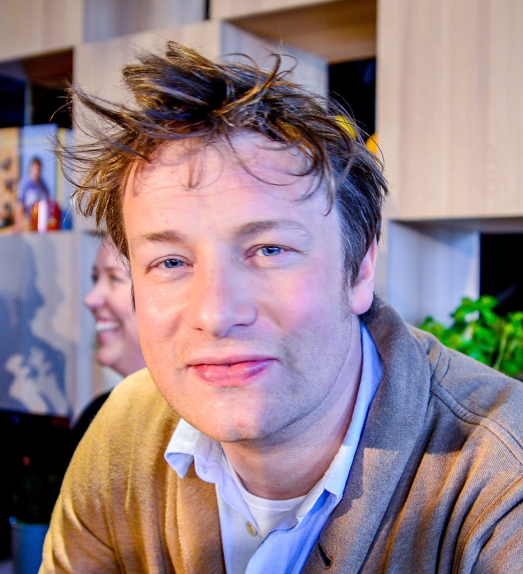 Happy 48th birthday to English restaurateur and cookbook author, Jamie Oliver. 