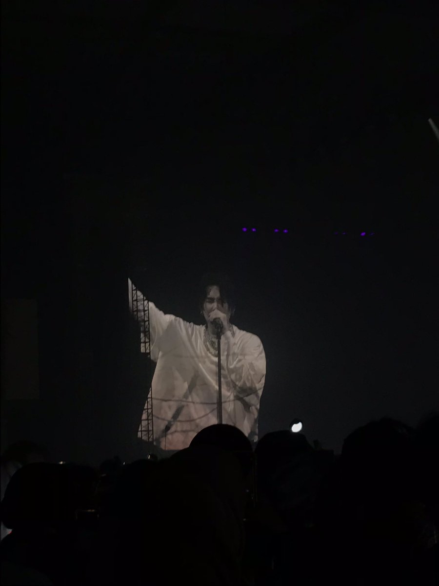 decalcomaniaw's tweet photo. i finally got to see the love of my life!!!!! unreal man like i seriously cried in a way i never cried before. i love yoongi so so soooo much i have so much love for this lil guy😭😭😭 #D_DAY_TOUR_Jakarta #AgustD_SUGA_Tour https://t.co/Pdk2jnY1AO
