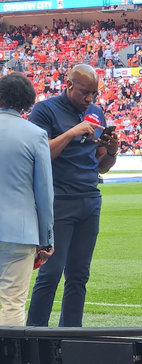 chriscummiskey's tweet photo. @DionDublinsDube msg how loud and amazing the cov fans are https://t.co/SWaTRDdG8U