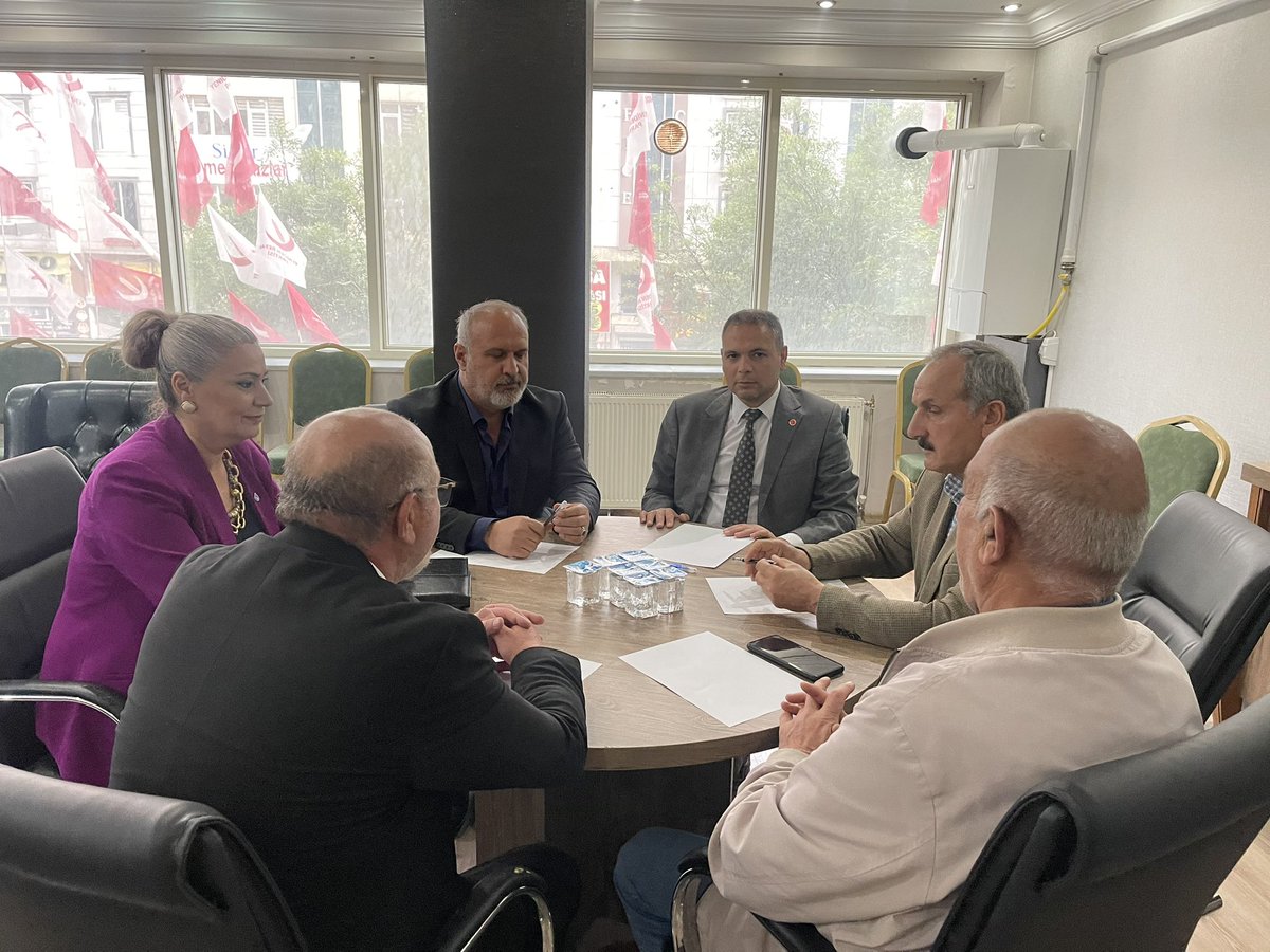 Karabiyik_A's tweet photo. Gelecek partisi il başkanlığı
ev sahipliğinde millet ittifakı il başkanlarımızla seçim öncesi  değerlendirme toplantımızı gerçekleştirdik.

Hiç kimsenin asla bir tereddütü olmasın, yarınki seçimleri 
Millet ittifakı ortak CB adayımız
Sn @kilicdarogluk ile açık ara kazanacağız! https://t.co/y7Qenexzwg