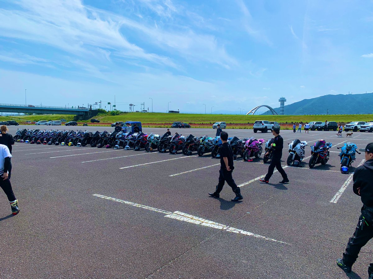 ADAMAS______'s tweet image. S1000RRミーティング、最高でした🥳

主催してくださった方々
お話ししてくれた方々
カメラニキ、ネキの方々
誘ってくれた方々等々

本当にお疲れ様でした
               &amp;amp;
ありがとうございました🎉

#バイク好きと繋がりたい 
#S1000RR 
#皆違って皆良い
#全員キャラ濃い 
#新種の甲虫
