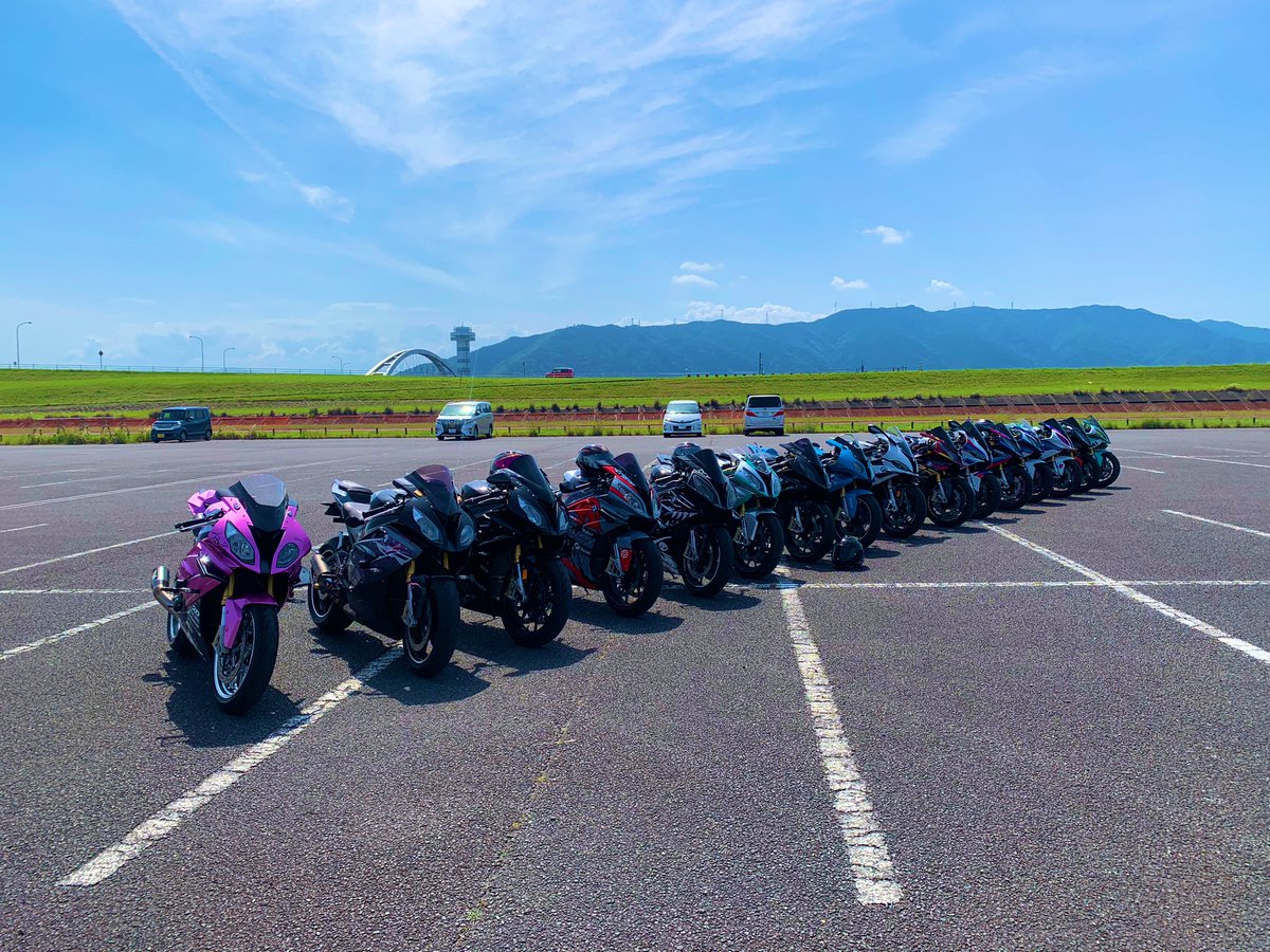 ADAMAS______'s tweet image. S1000RRミーティング、最高でした🥳

主催してくださった方々
お話ししてくれた方々
カメラニキ、ネキの方々
誘ってくれた方々等々

本当にお疲れ様でした
               &amp;amp;
ありがとうございました🎉

#バイク好きと繋がりたい 
#S1000RR 
#皆違って皆良い
#全員キャラ濃い 
#新種の甲虫