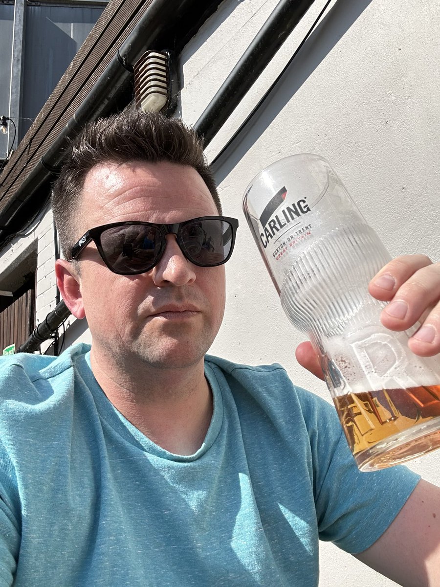 Cheeky drinks in the sun ☀️ 🍺 #aberdare