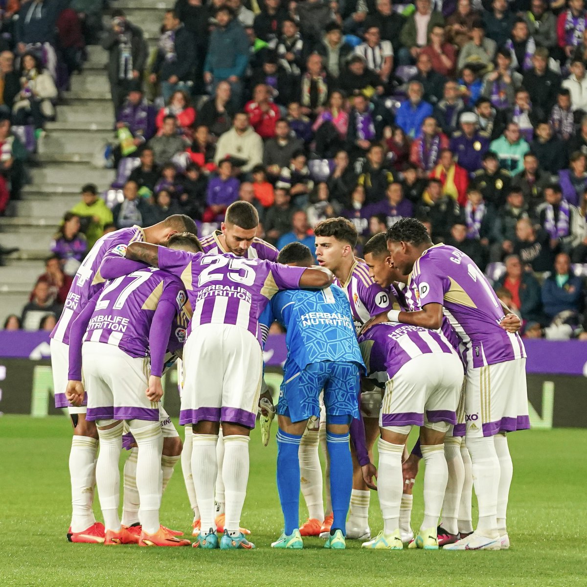 FAV si estás con ellos.
#NosVamosASalvar #AlmeríaRealValladolid