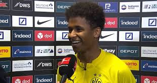 Simofi's tweet photo. #BVBM05 #KOEFCB 😝 https://t.co/ObALodVXYd