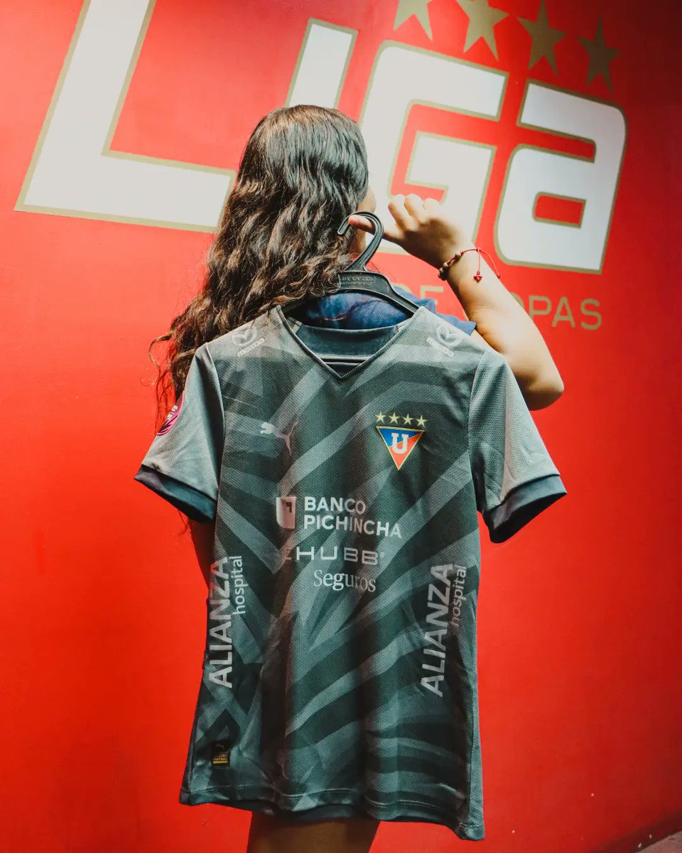 El outfit de hoy 😍

#GuerrerasAlbasLDU 👕<a href="/halianzaec/">Hospital Alianza del Ecuador</a>