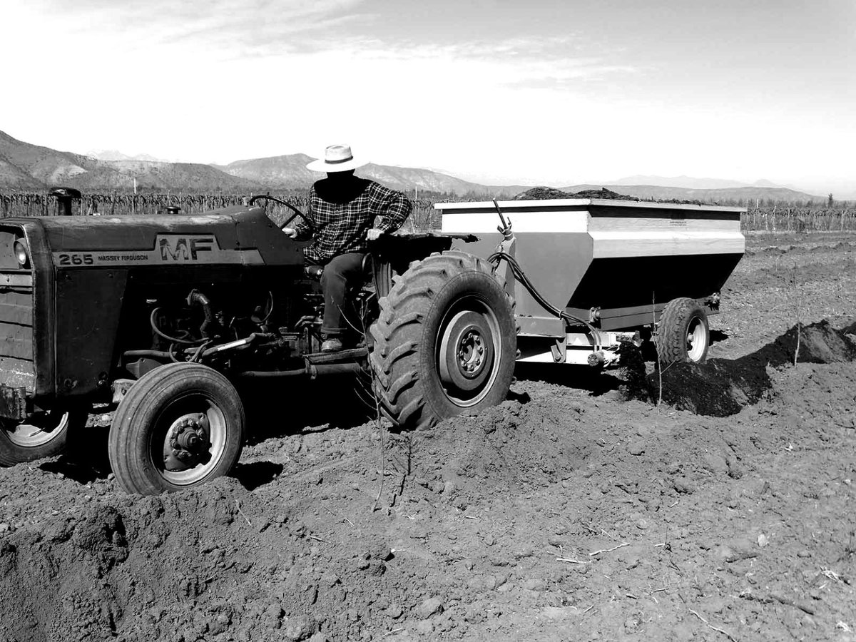 MaciChile's tweet photo. Maquinaria agrícola para preparación de suelos
Carro abonador con platos campo abierto https://t.co/fTHnNCXLPQ
Carro abonador multipropósito
Arado cincel https://t.co/7M0LoGv9rw
Cargador frontal https://t.co/xjUZsdAoFh

#maquinariaagricola #equiposagricolas #agricultura https://t.co/KxlpI9d6ao