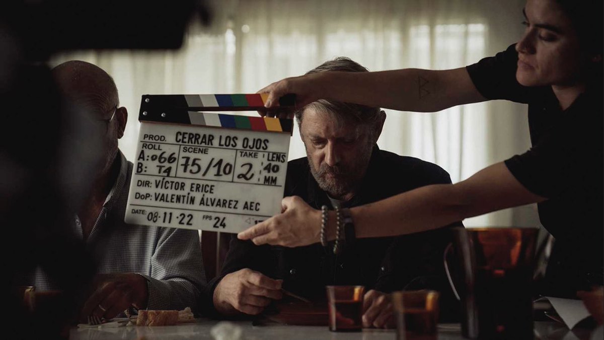 pampariusfilms's tweet photo. A Valentín Álvarez AEC le valió el sensor S35 de la Alexa 35 para rodar la última película de mítico Víctor Erice, pero tú necesitas mínimo sensor FF para el YouTube: claro. #cinematography #cinematograher #FullFramitis https://t.co/kZNAvYHXsE