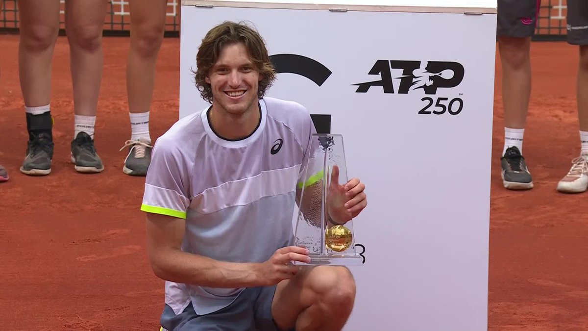 massunico's tweet photo. Felicitaciones @NicoJarry y a todo su equipo🏆espectacular torneo y nivel de tenis.
A disfrutar este momento 👏💪
Vamos 🇨🇱 https://t.co/MkNiiWkrIl
