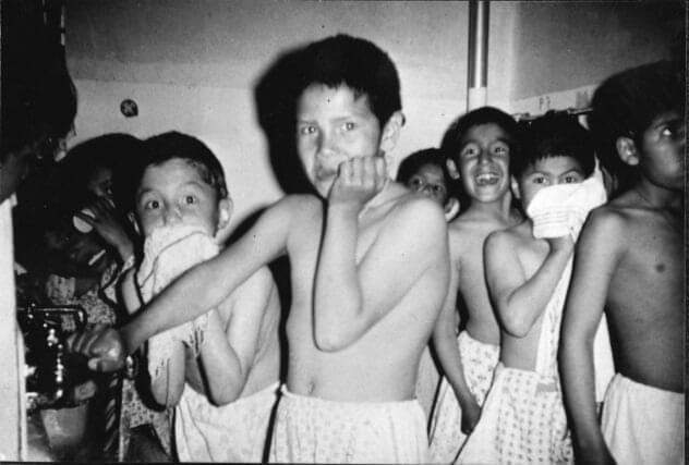 VoicesUnheard's tweet photo. Dear the *our government* would never do that crowd, please read. 

The extremely shocking Willowbrook experiments were aimed at discovering a cure for hepatitis. The continuous study lasted from 1956 to 1970. The subjects were taken from Willowbrook State School, which is located in Staten Island, New York. They were mentally handicapped children.
The series of tests involved injecting the children with experimental drugs that were meant to cure hepatitis. Not only were the children unable to provide consent, but they would often die from the treatments. When questioned about their actions, officials justified themselves by stating that hepatitis was prevalent in the institution, and nearly all patients would become infected anyway. The children who did not contract the disease naturally were infected by the administrators to carry on the experiment.

This is just ONE of the atrocious experiments our own Government has committed against children.