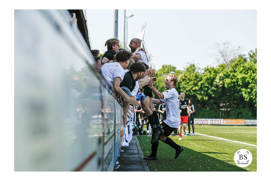 De kampioensgoal scoren 👉 Juichen | <a href="/VVSleeuwijk1/">VV Sleeuwijk 1</a> <a href="/RVoetbal/">Regio-Voetbal</a>