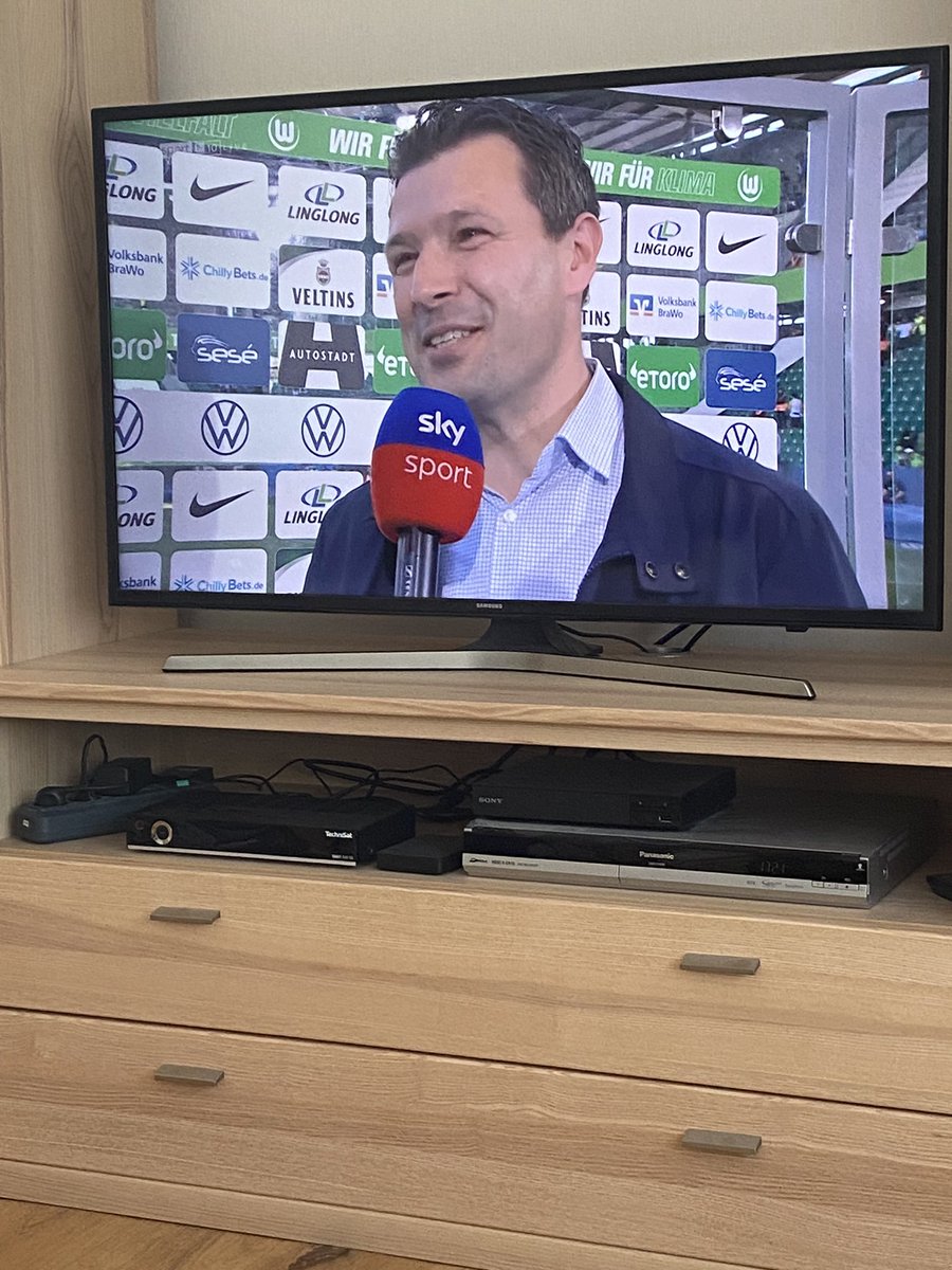 Wenn Benny schon so grinst bei der Frage nach Dardai und wer Trainer wird 🙂 #hahohe