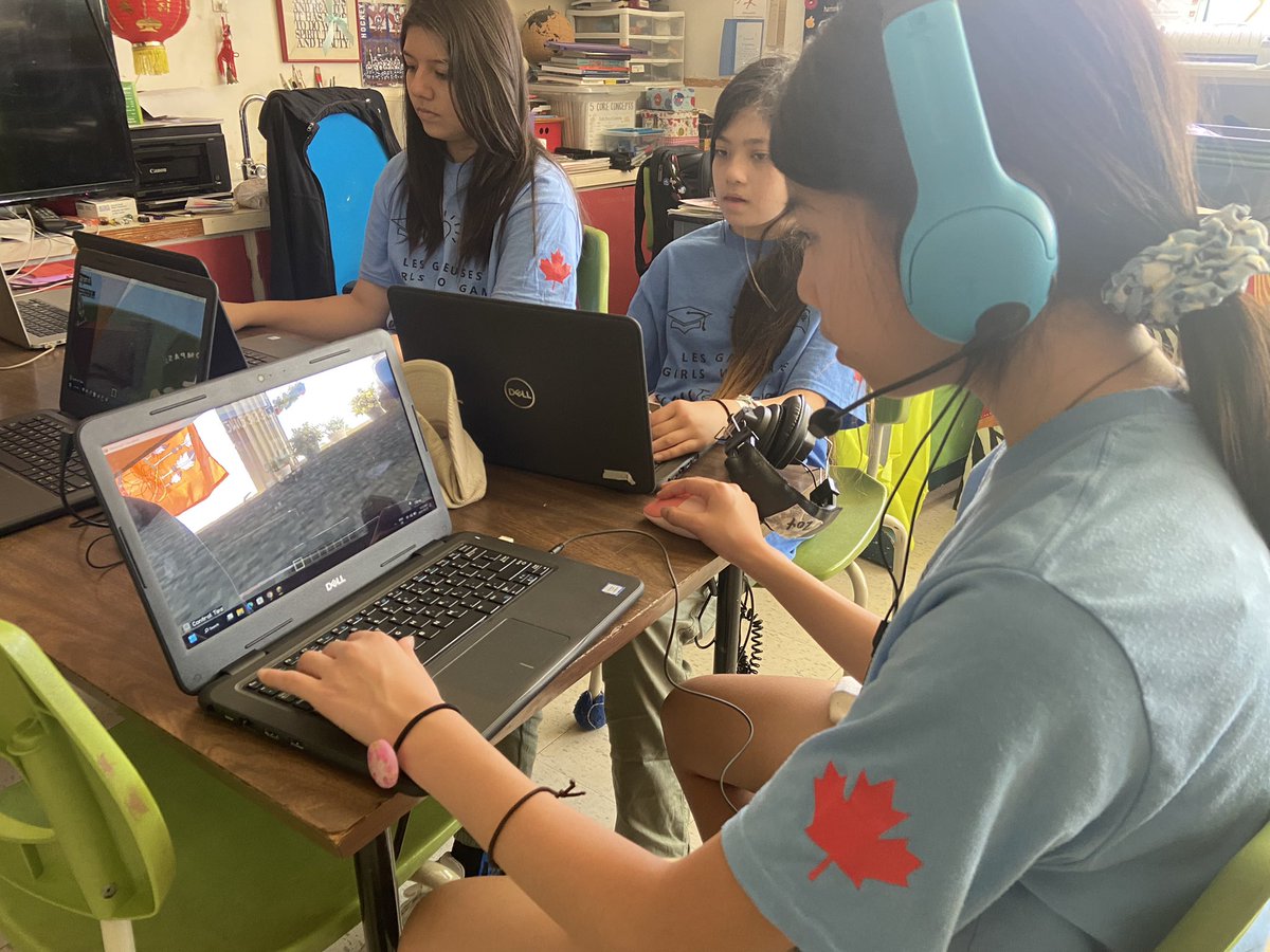 What is everyone doing today? Well, our Level 3 #GirlsWhoGame leaders are preparing for today’s #esports competition 🎮 #GameOn playing & live streaming at McMurrichJPS!
@KatPapulkas @tdsb #TeachSDGs #STEM #GameOn #TransformEDU #MinecraftEDU 
@DELL @MicrosoftEDU @intel